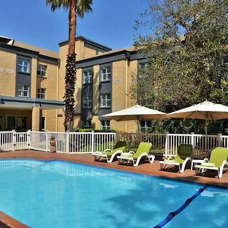 Holiday Inn Johannesburg Airport By Ihg Kempton Park Exterior foto