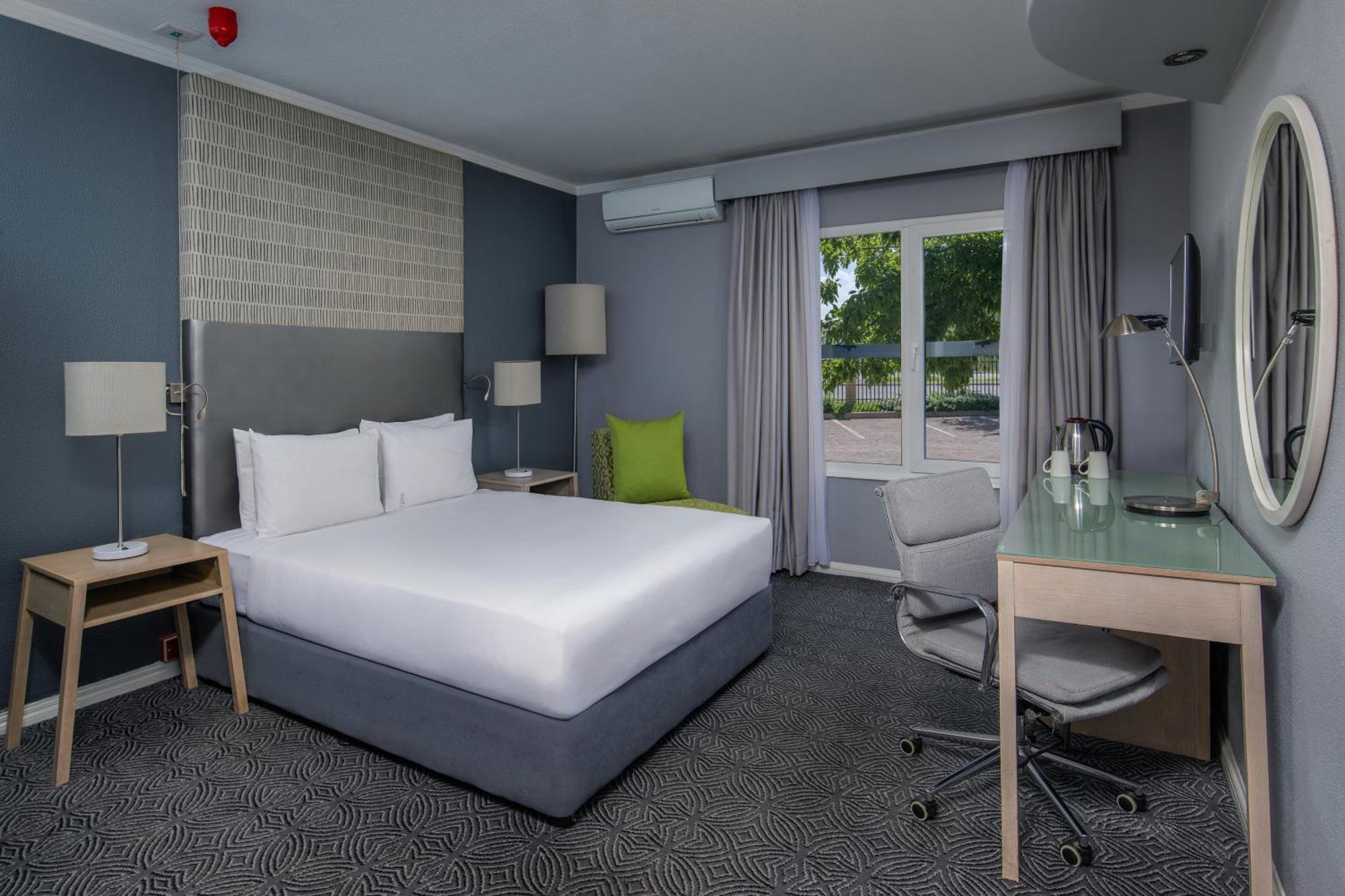 Holiday Inn Johannesburg Airport By Ihg Kempton Park Exterior foto