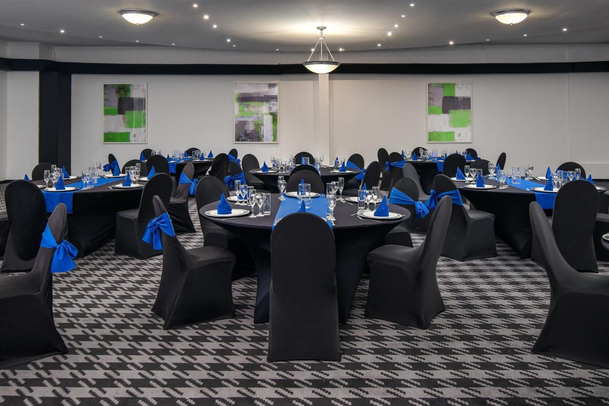 Holiday Inn Johannesburg Airport By Ihg Kempton Park Exterior foto